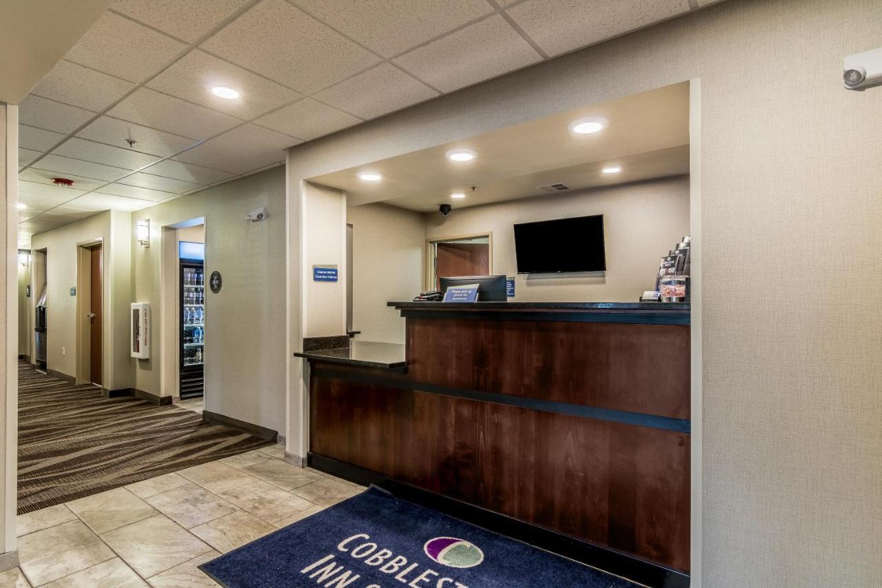 Cobblestone Inn & Suites - Barron Exterior photo